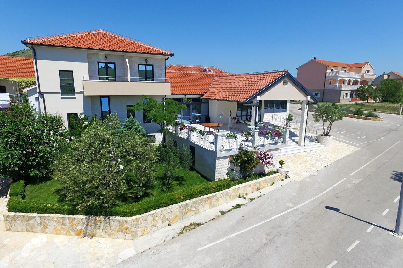 B&B Ave Maria Vrpolje Екстериор снимка